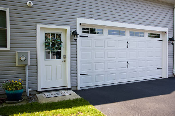 24/7 Emergency Garage Door Panel Replacement experts in Old Mystic, CT